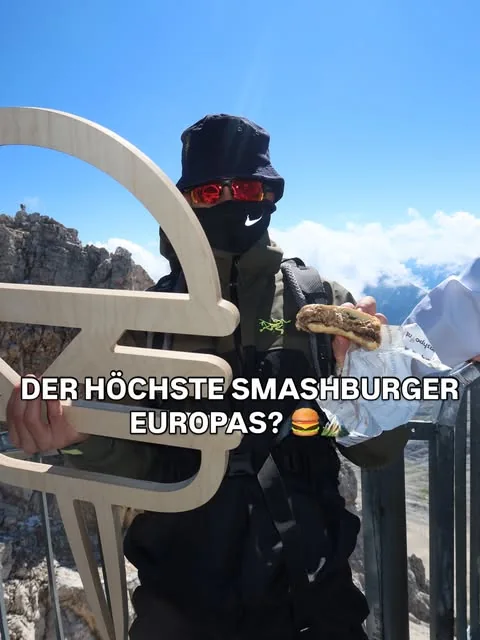 Smashpoint unterwegs: ein Burger mit Blick auf die Berge
